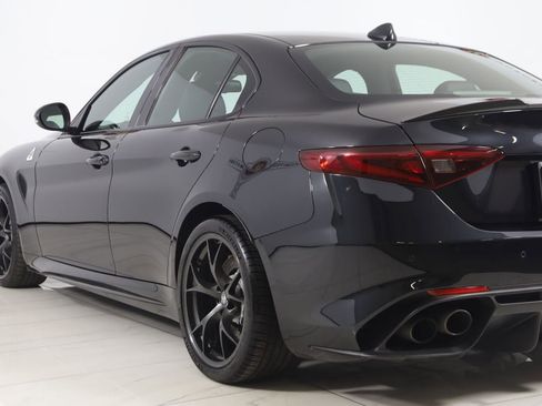 Used 2018 Alfa Romeo Giulia Quadrifoglio w/ Driver Assist Dynamic Package RWD image 22