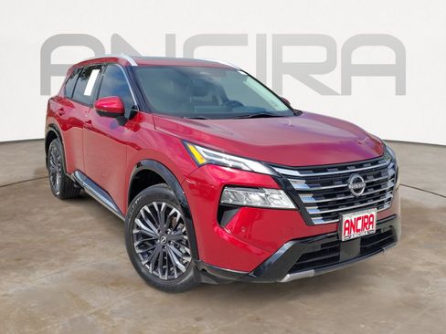 Certified 2024 Nissan Rogue Platinum w/ Platinum Premium Package FWD image 4