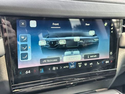 Certified 2025 Lincoln Navigator Reserve AWD/4WD image 17