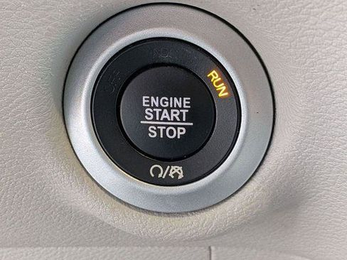 Certified 2023 Chrysler Pacifica Touring-L FWD image 21