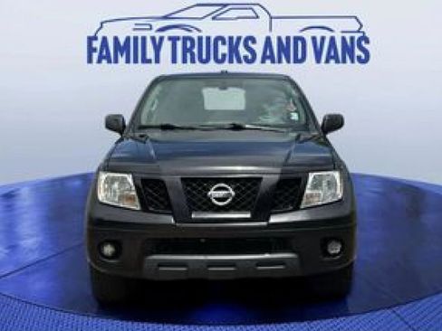 Used 2017 Nissan Frontier SV image 8