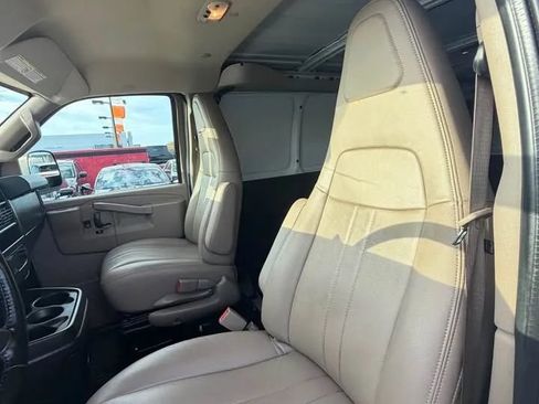 Used 2021 Chevrolet Express 3500 w/ Driver Convenience Package RWD image 10