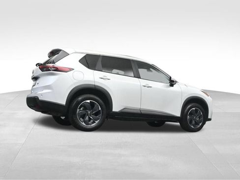 Used 2024 Nissan Rogue SV FWD image 28