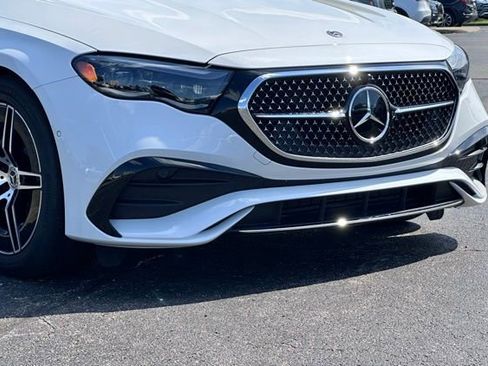 New 2026 Mercedes-Benz E 350 4MATIC Sedan image 2