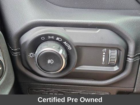 Used 2025 Jeep Wrangler Unlimited Sahara AWD/4WD image 28