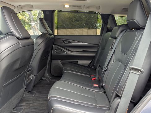 Used 2022 INFINITI QX60 Sensory w/ Cargo Package image 15