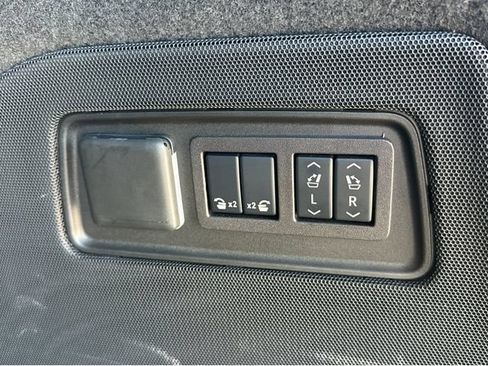 Certified 2024 Cadillac Escalade Premium Luxury w/ Performance Package AWD/4WD image 13