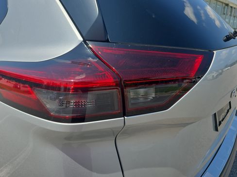 Used 2023 Nissan Rogue SV w/ SV Premium B Package FWD image 33