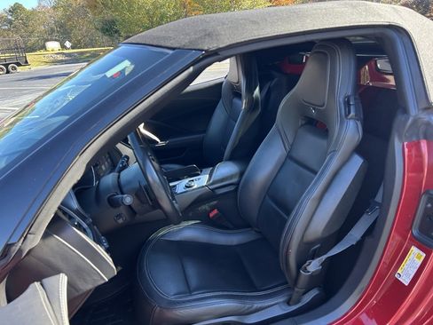 Used 2014 Chevrolet Corvette Z51 w/ 3LT Preferred Equipment Group image 40