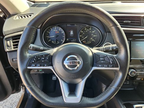 Used 2019 Nissan Rogue SV FWD image 9