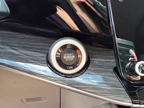 Used 2022 Jeep Wagoneer Series II w/ Premium Group I image 37