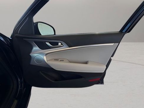 Used 2023 Genesis G70 3.3T w/ Sport Advanced Package image 39