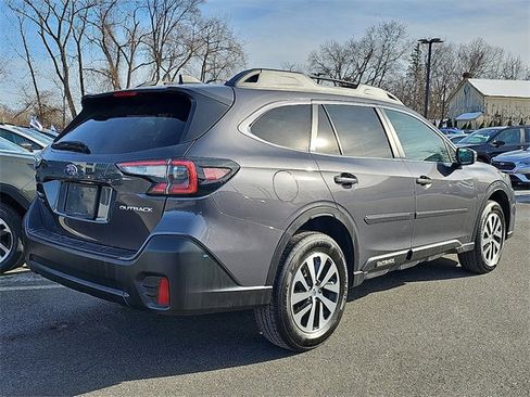 Used 2022 Subaru Outback Premium image 6
