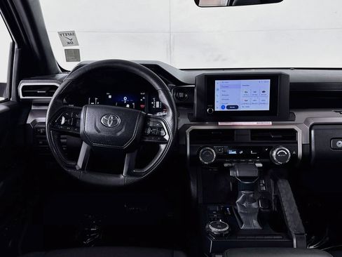 Used 2024 Toyota Tacoma SR5 AWD/4WD image 12