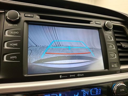 Used 2019 Toyota Highlander SE image 15