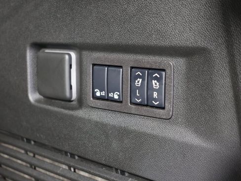 Used 2024 Chevrolet Tahoe High Country w/ Premium Package 2 image 34