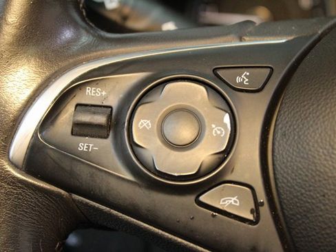 Used 2019 Buick Enclave Essence image 21