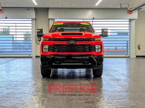 Used 2025 Chevrolet Silverado 2500 Custom w/ Custom Value Package AWD/4WD image 3