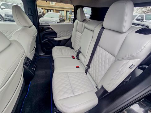 Used 2024 Mitsubishi Outlander SEL image 28