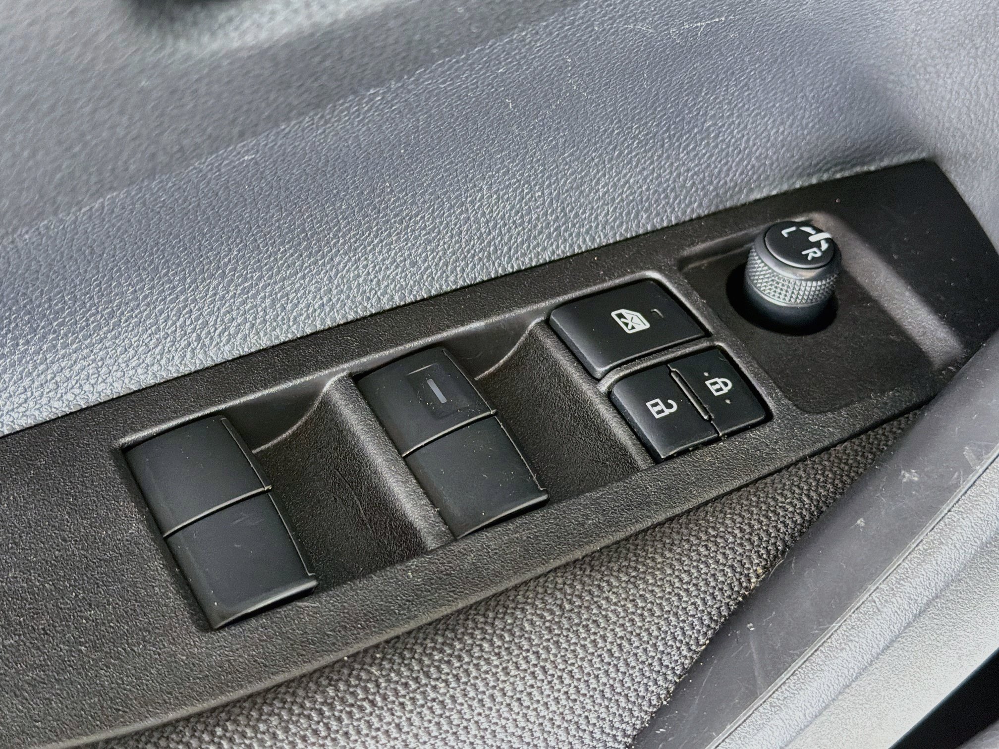Used 2025 Toyota Corolla LE FWD image 15