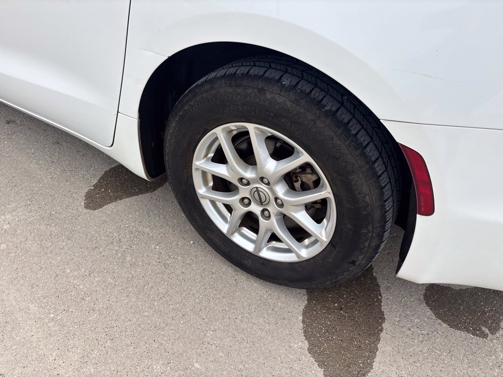 Used 2021 Chrysler Pacifica Touring-L FWD image 7