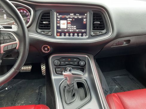 Used 2018 Dodge Challenger GT image 11