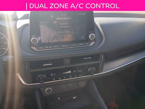 Used 2023 Nissan Rogue SV image 14