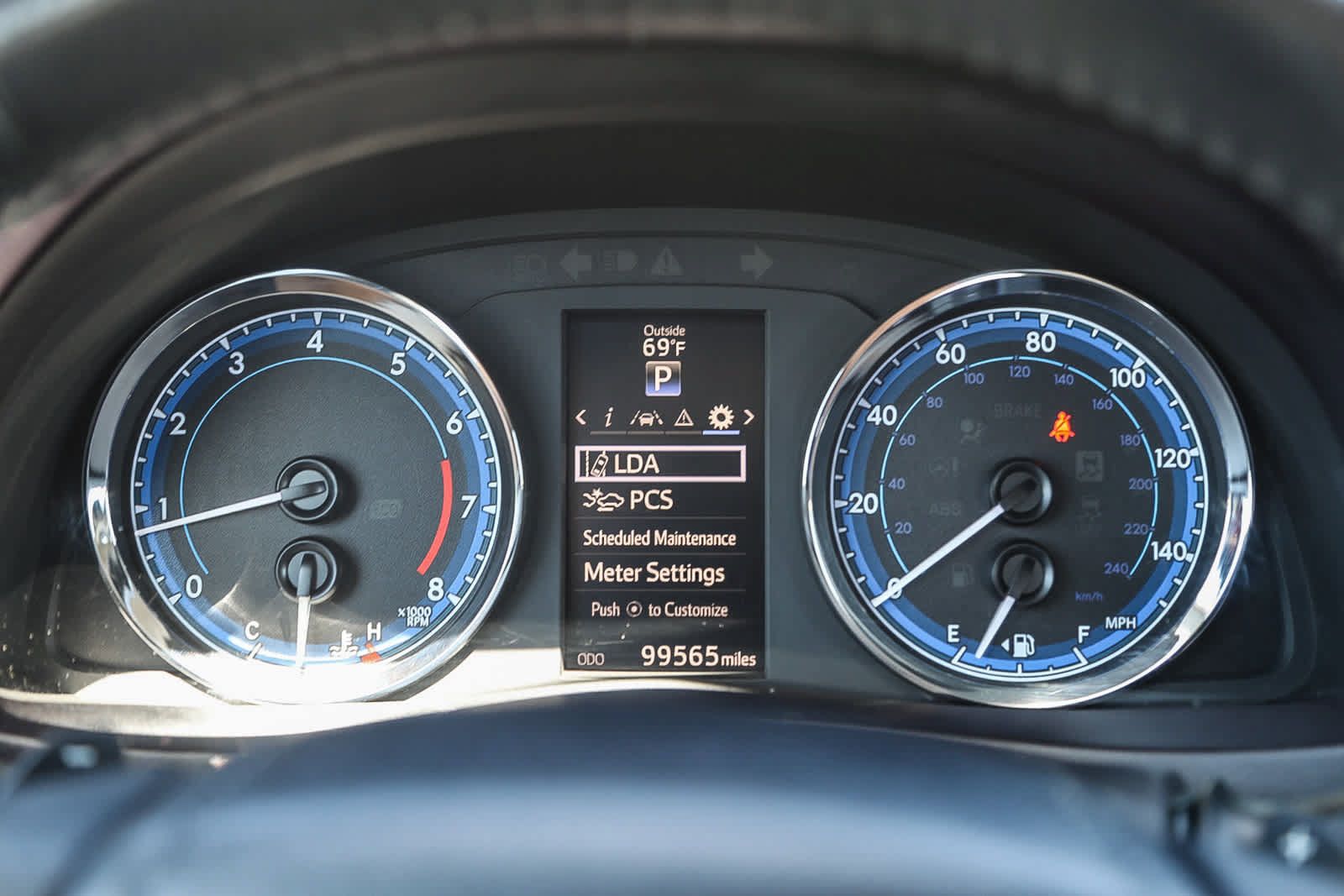 Used 2018 Toyota Corolla SE w/ Carpet Mat Package (TMS) FWD image 22