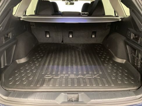 Used 2025 Subaru Outback Premium w/ Popular Package #1A image 8