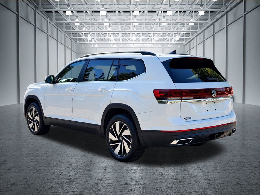 Used 2025 Volkswagen Atlas SE FWD image 6