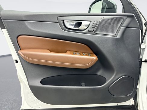 Used 2023 Volvo XC60 T8 Ultimate w/ Climate Package image 9