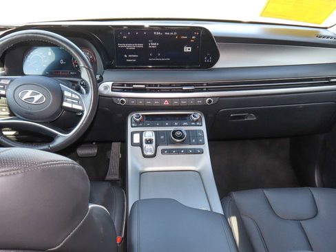 Used 2024 Hyundai Palisade SEL w/ Premium Package image 11