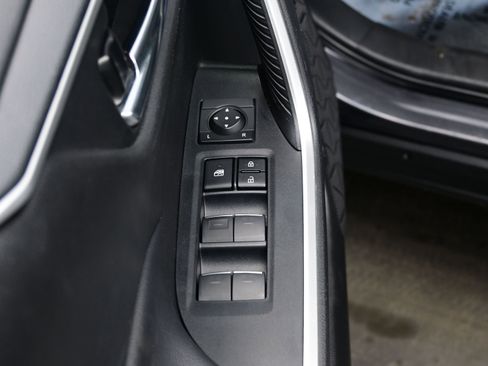 Used 2022 Toyota RAV4 XLE w/ Convenience Package image 10