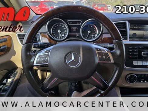 Used 2014 Mercedes-Benz GL 450 4MATIC w/ Lighting Package image 39