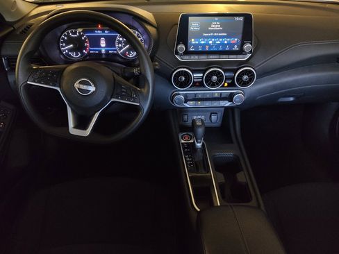 Used 2025 Nissan Sentra SV FWD image 22