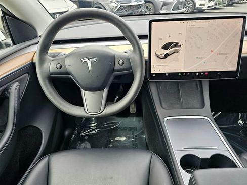 Used 2023 Tesla Model Y Long Range image 29