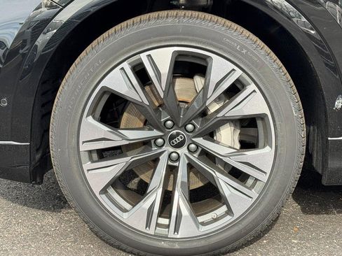 New 2026 Audi Q8 Premium Plus image 4