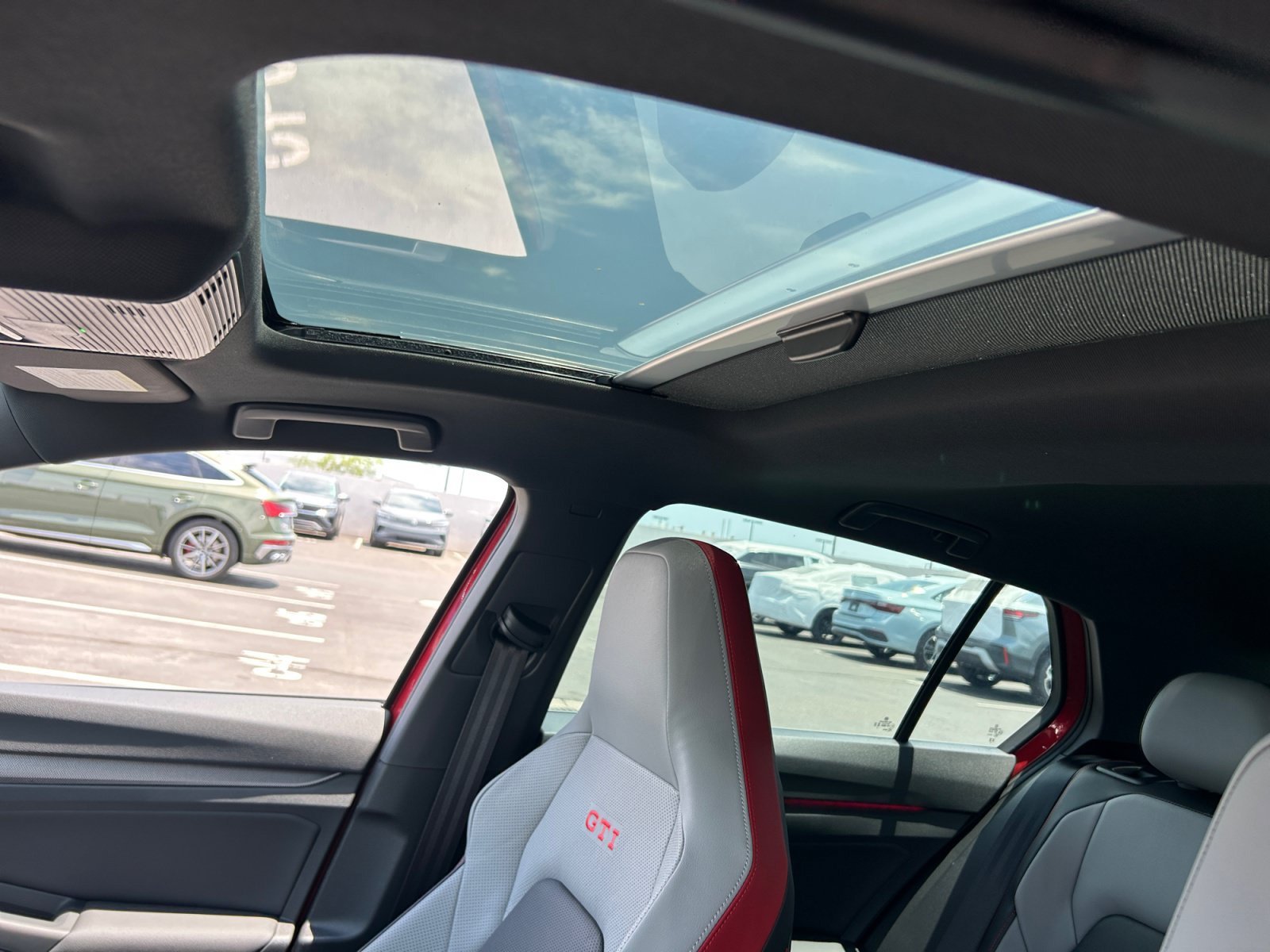 New 2026 Volkswagen GTI SE FWD image 31