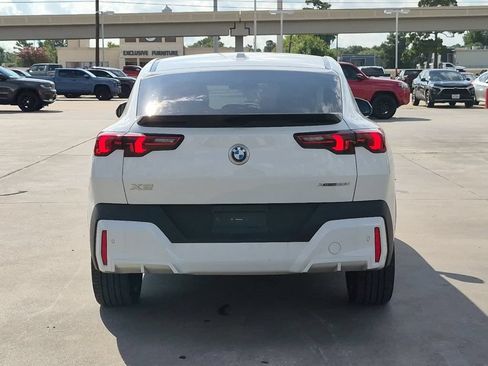 Used 2026 BMW X2 xDrive28i AWD/4WD image 5