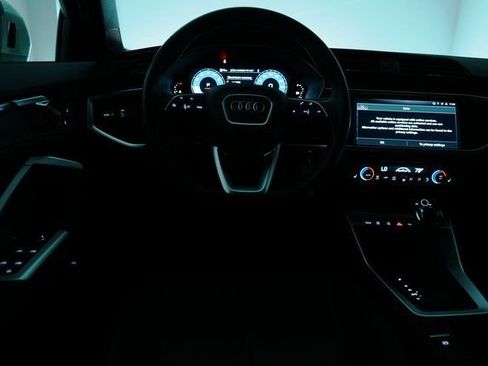 Used 2025 Audi Q3 2.0T Premium image 41