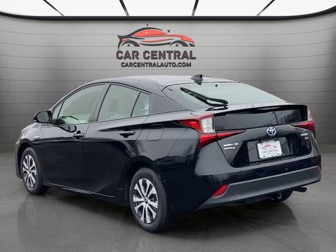 Used 2022 Toyota Prius XLE w/ Advanced Technology Package image 3