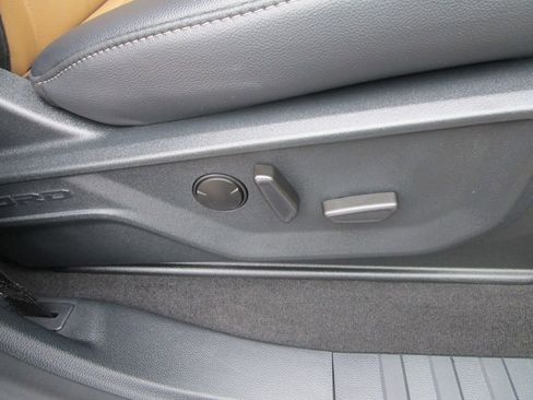 Used 2026 Ford F250 Lariat w/ Chrome Package image 27