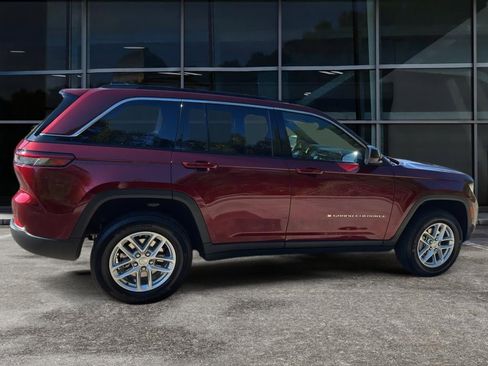 New 2025 Jeep Grand Cherokee Laredo X w/ Luxury Tech Group I image 8