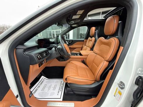 Used 2025 Lincoln Aviator Black Label image 24