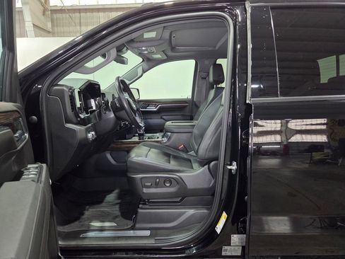 Certified 2022 GMC Sierra 1500 Elevation w/ Elevation Premium Package AWD/4WD image 17