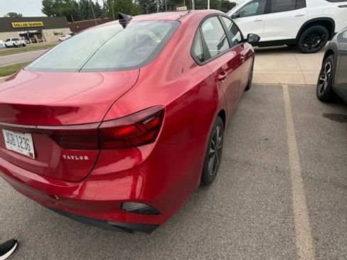 Used 2024 Kia Forte LXS FWD image 3
