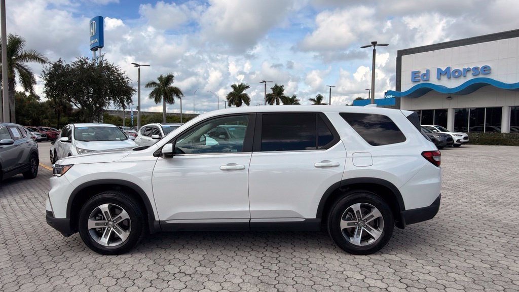 Used 2024 Honda Pilot EX-L image 3