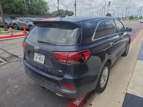 Used 2020 Kia Sorento LX FWD image 6
