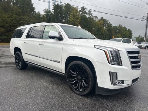 Used 2017 Cadillac Escalade ESV Premium Luxury image 3