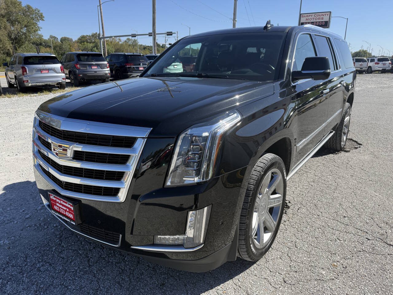 Used 2017 Cadillac Escalade ESV Premium Luxury AWD/4WD image 3